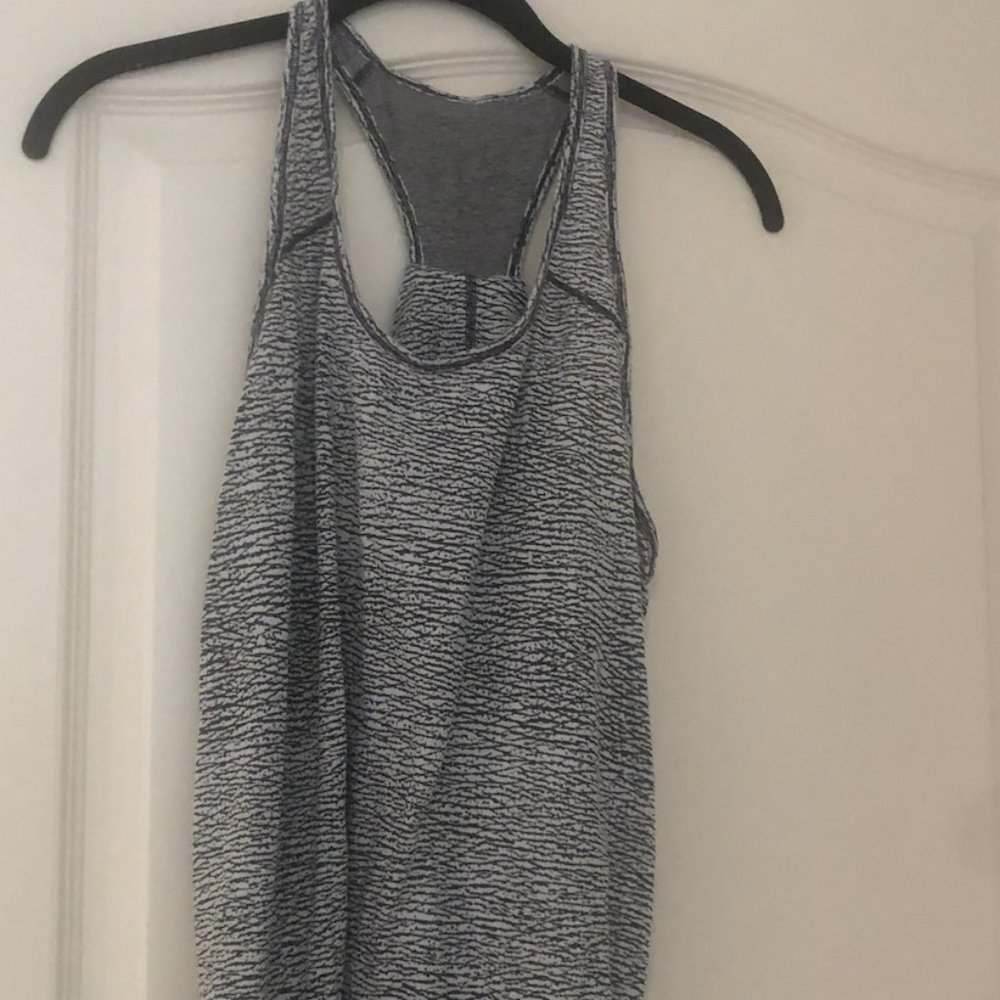 Lululemon Patterned Racerback Tank Size 4